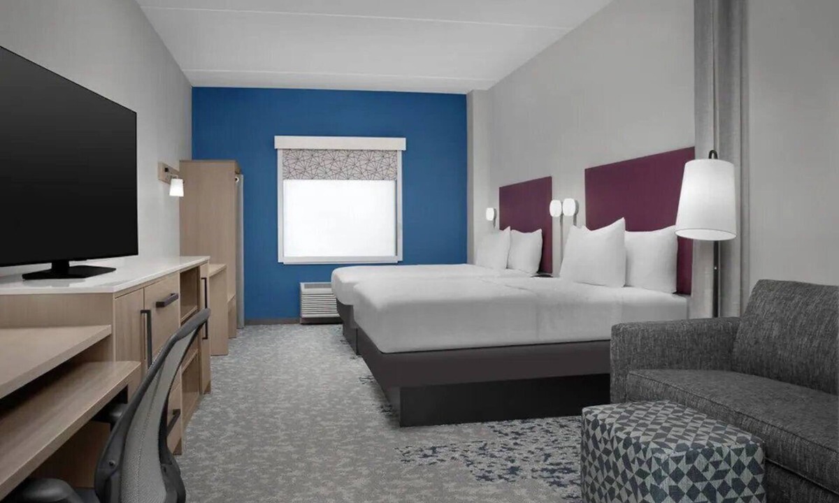 Weston Hotel | 2 Units of Queen Suites | BBQ, Breakfast | 6.6 mi to Amerant Bank Arena