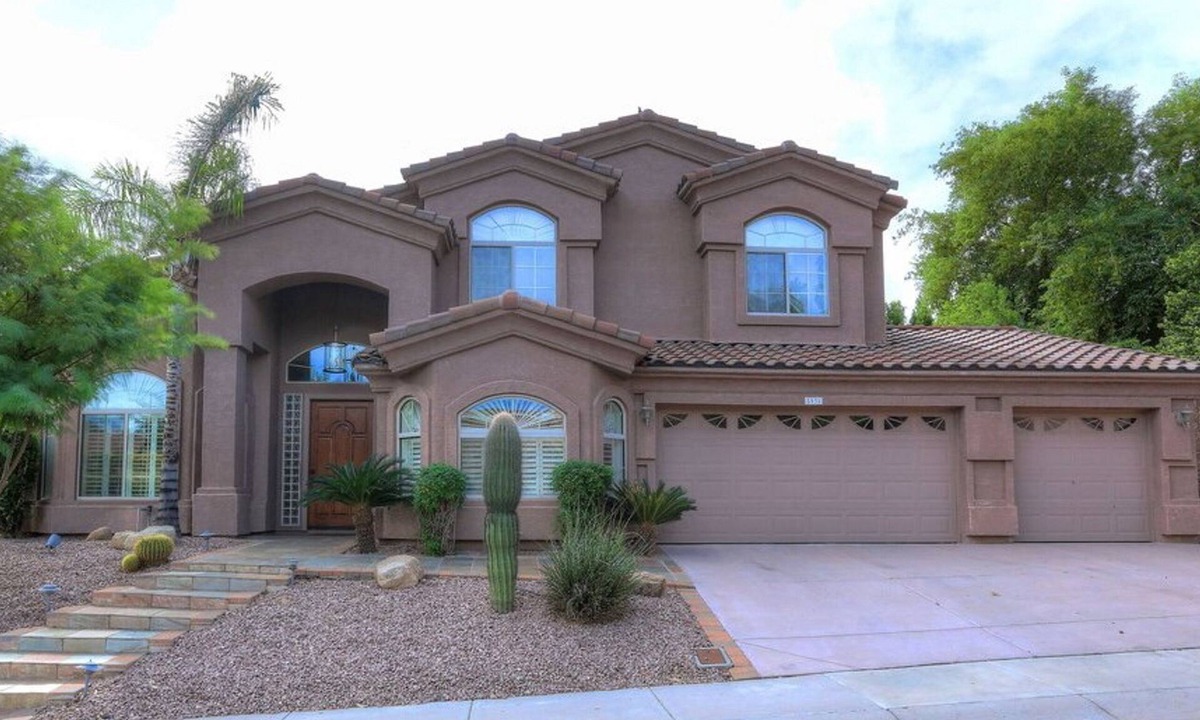 Paradise Valley Village House | 4300 SQFT 5BR HOME - HEATED POOL - 2 MASTER SUITES - JACUZZI TUB - SLEEPS 12+