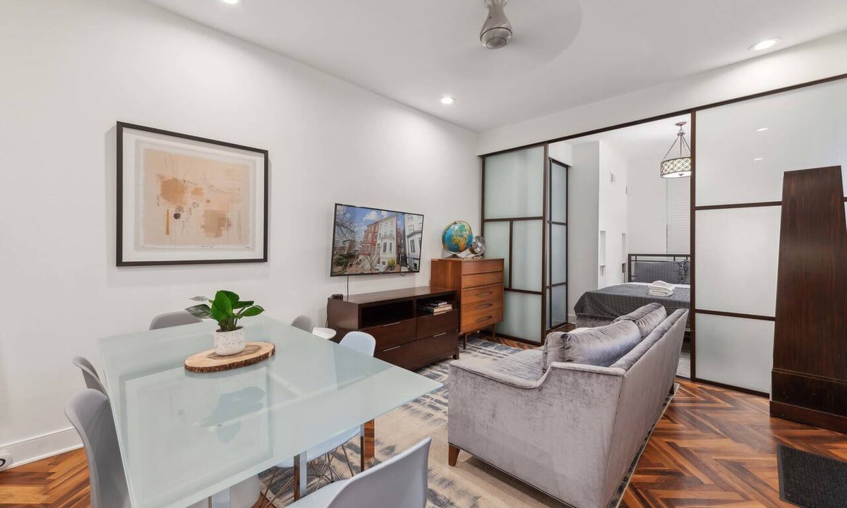 Logan Circle Apartment | Above Ground 1BR with Kitchen, Washer/Dryer & AC!
