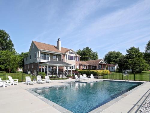 Stevensville House | Blue Bay Haven