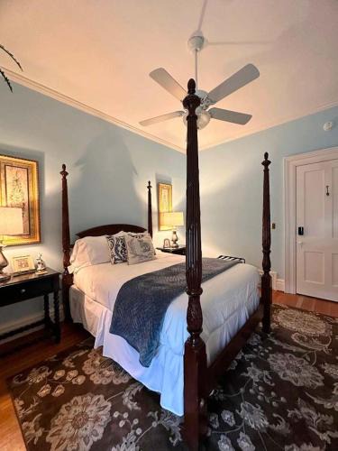 Oswego Bed & Breakfast | Bluebell Room