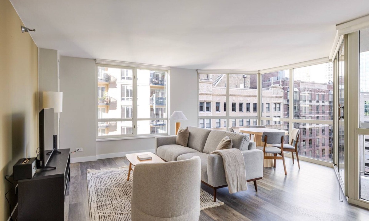Rush and Division Apartment | Blueground | Rush & Division, rooftop, nr Lake Shore Park
