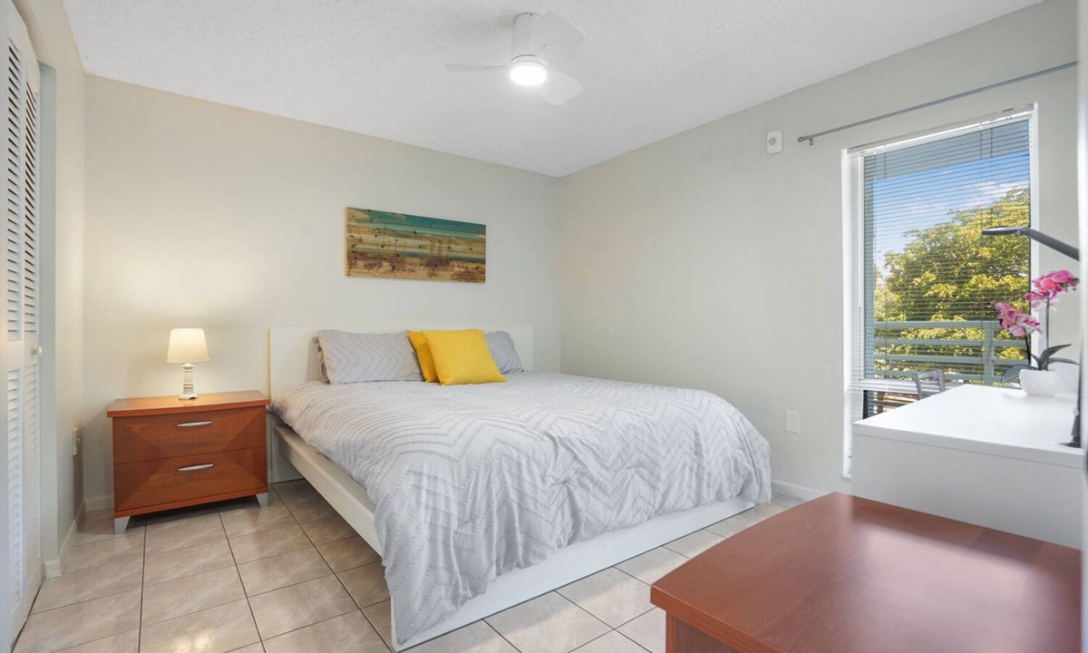 Sunny Isles Beach Condo | Charming 2-bedroom condo nearby the beach with WiFi, AC in Sunny Isles Beach