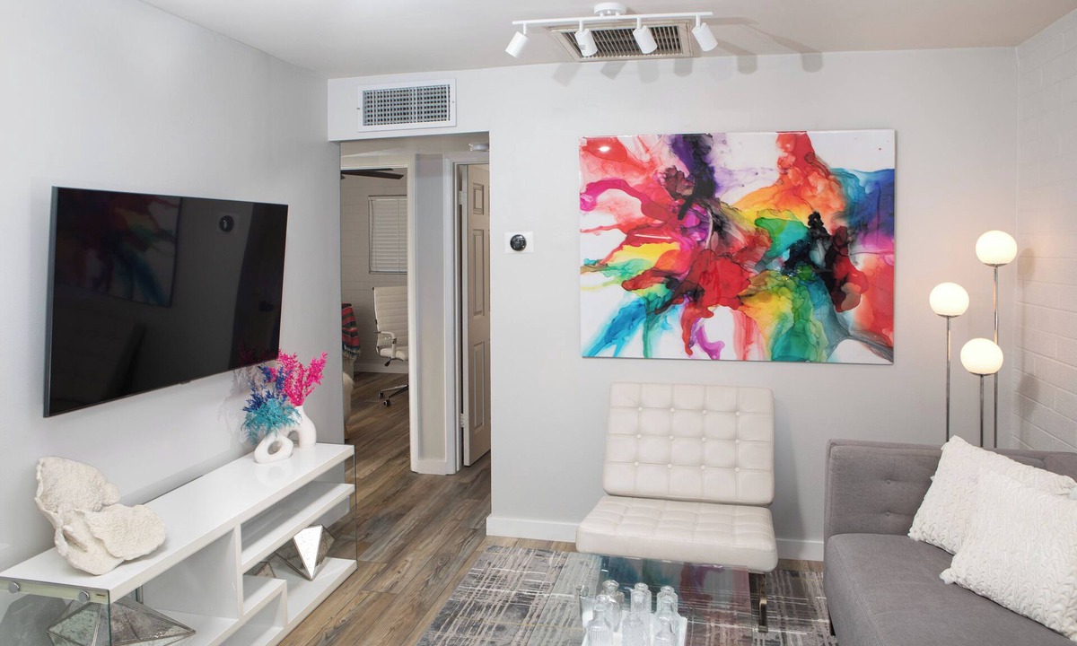 Camelback East House | Color POP Spot 2-bedroom Duplex In the center of Phoenix Wi-fi