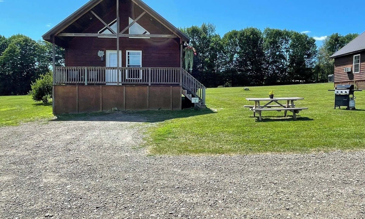 Milford Cabin | Cooperstown Double Play Cabins 3 Near Baseball