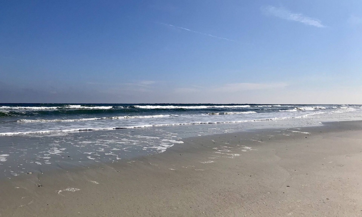 Coquina Gables House | Cozy, Pet-Friendly Beach Retreat - 3 Blocks to Ocean + Office + Lanai