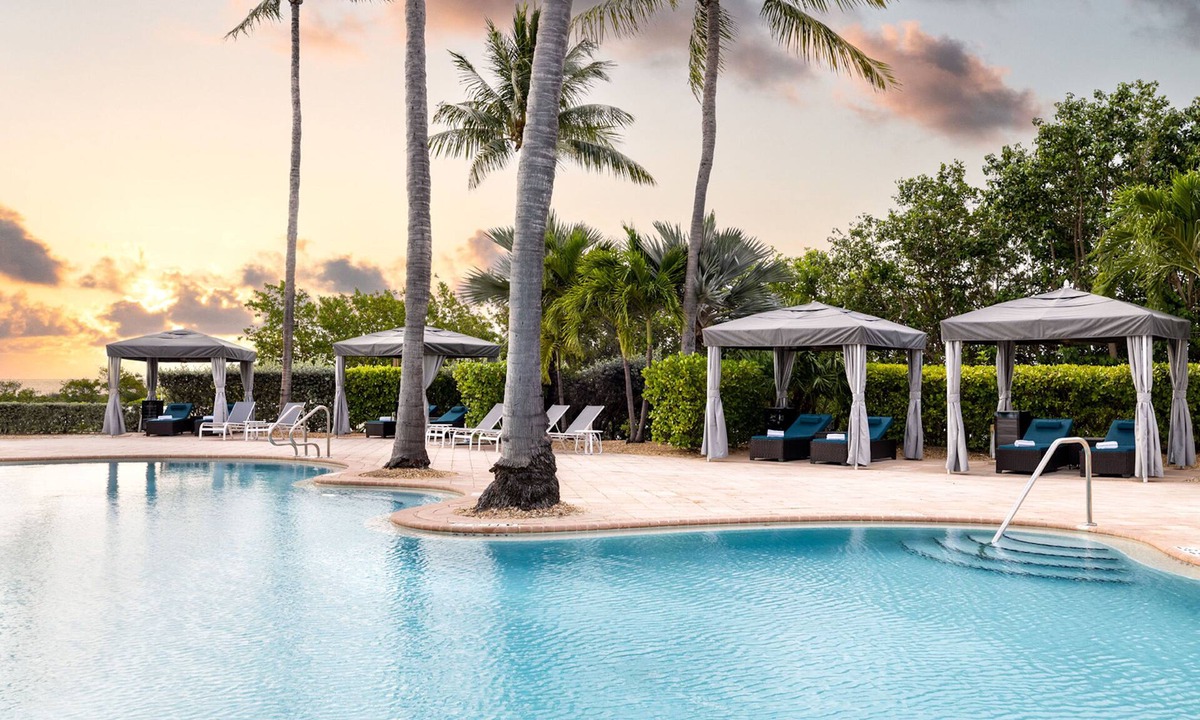Marathon Hotel | Dbl Queen Room | Pool, Spa & Kayak | No Hidden Fee