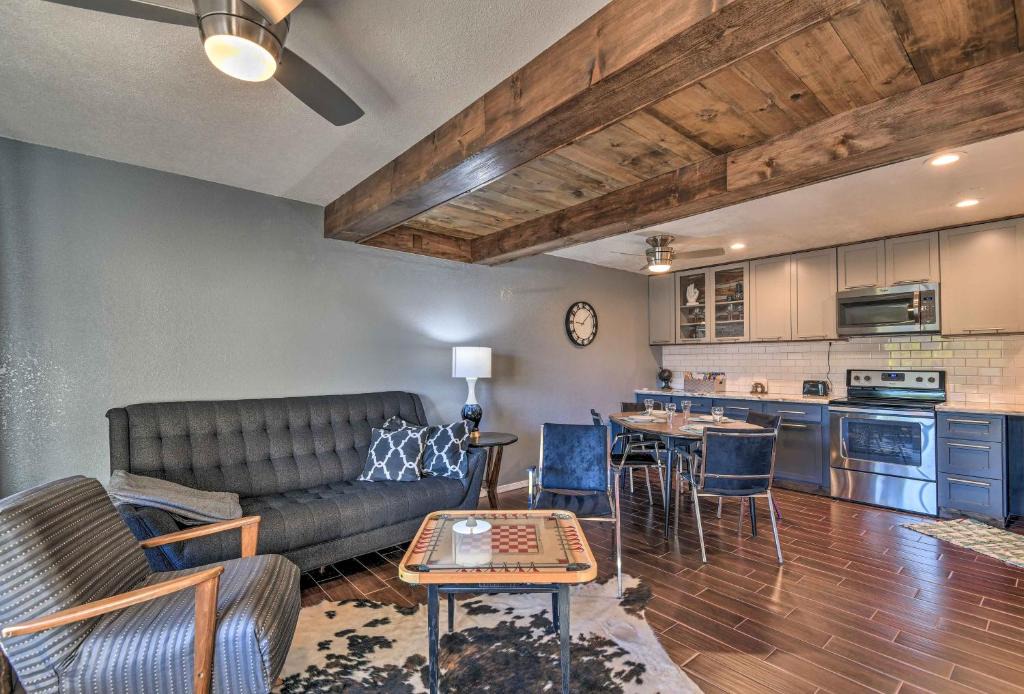 Apache Junction Apartment | Desert Getaway with Patio about 6 Mi to Tonto Natl Forest