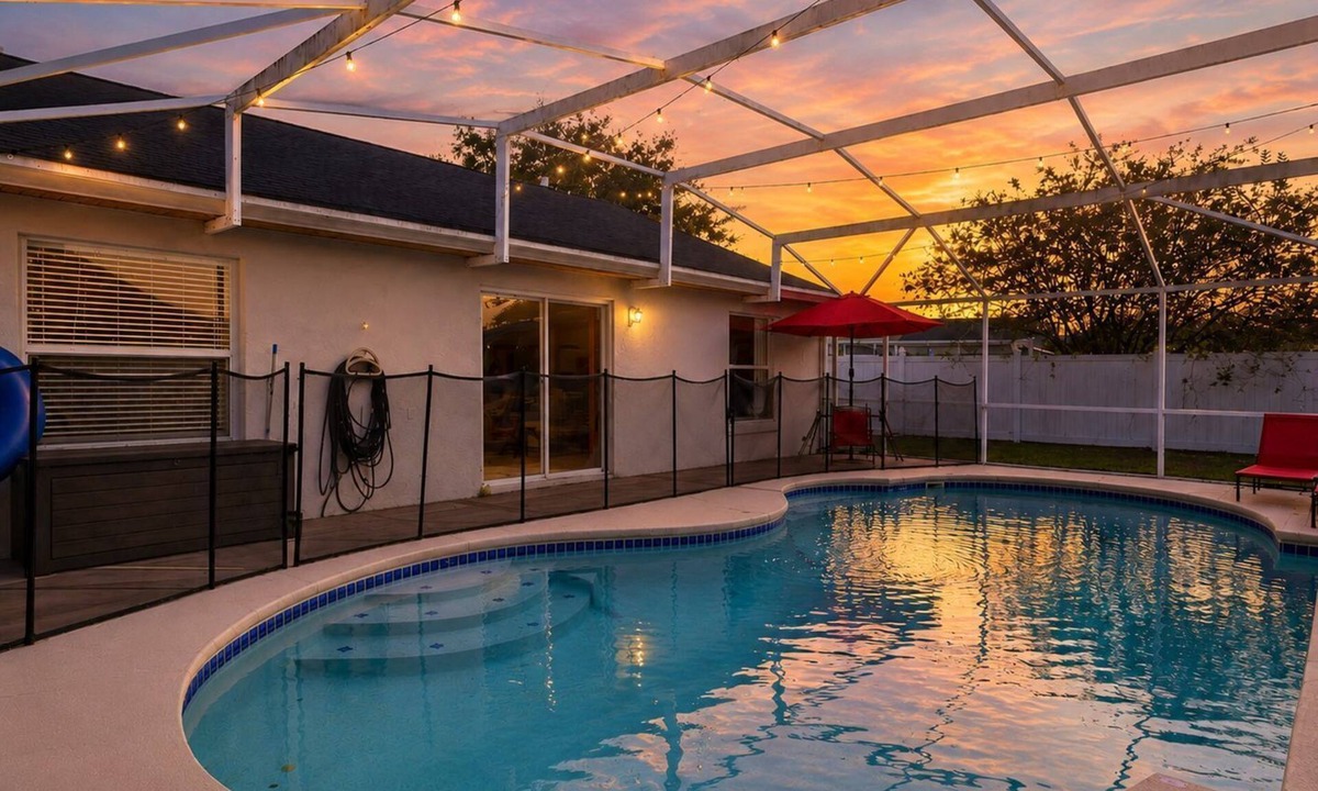 Indian Ridge House | Family-Friendly Pool Home Near Disney, Sleeps 10