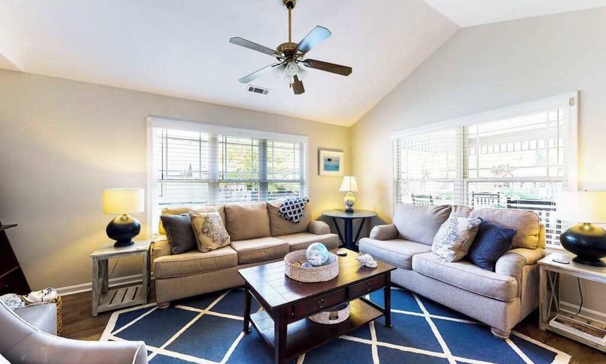 Frankford House | Forest Reach home near beach with pool access & W/D - dog-friendly