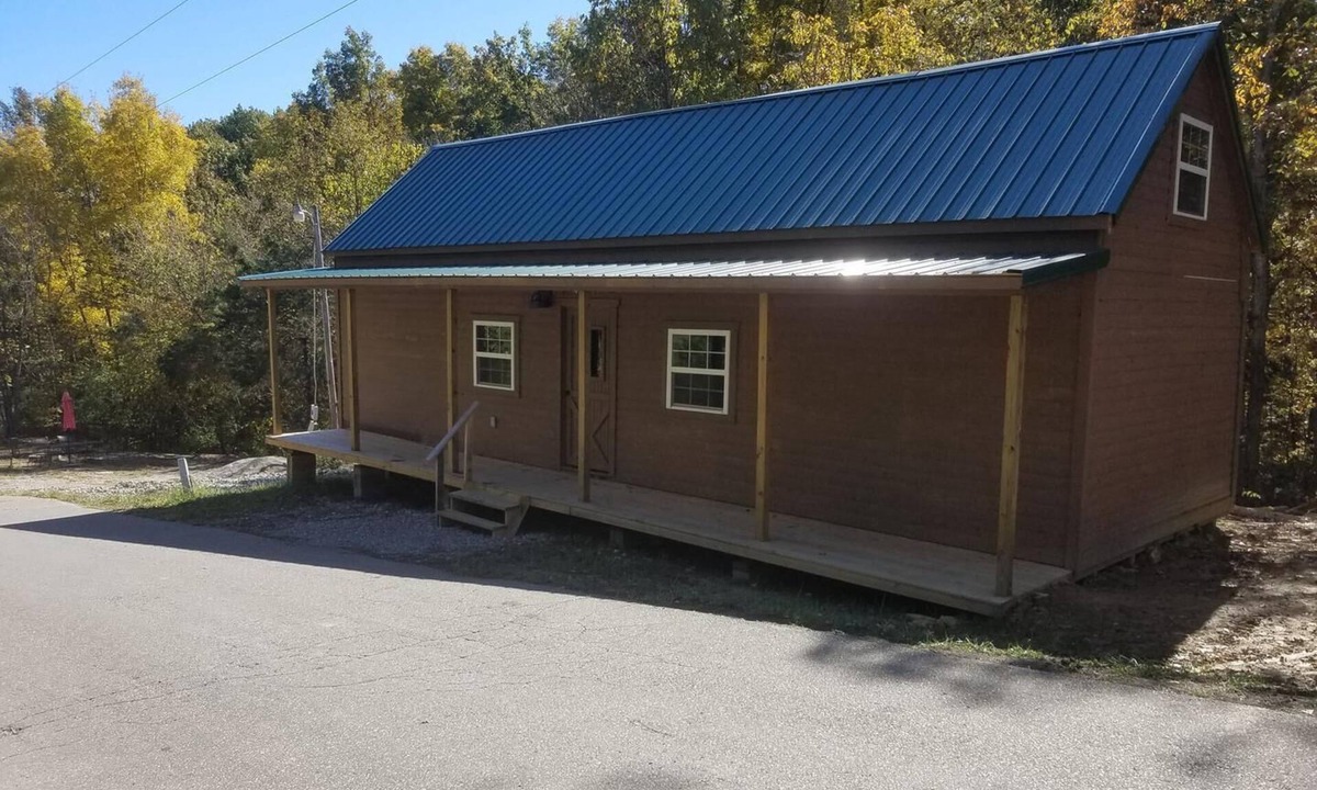 Corinth Cabin | Granna's Place: Rustic Charm & Comfort for Large Groups