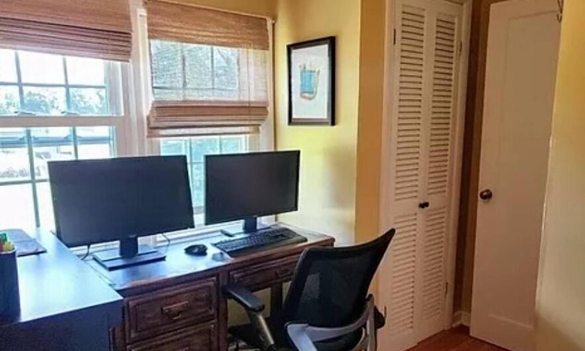 Como House | Great stay near Como Park and MN State Fair. Pet friendly. Safe and cozy.