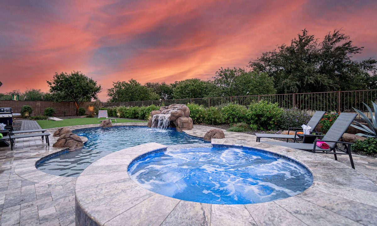 Queen Creek House | Heated Pool/Spa. Putting Green. Ping Pong. Bikes. Family Fun.