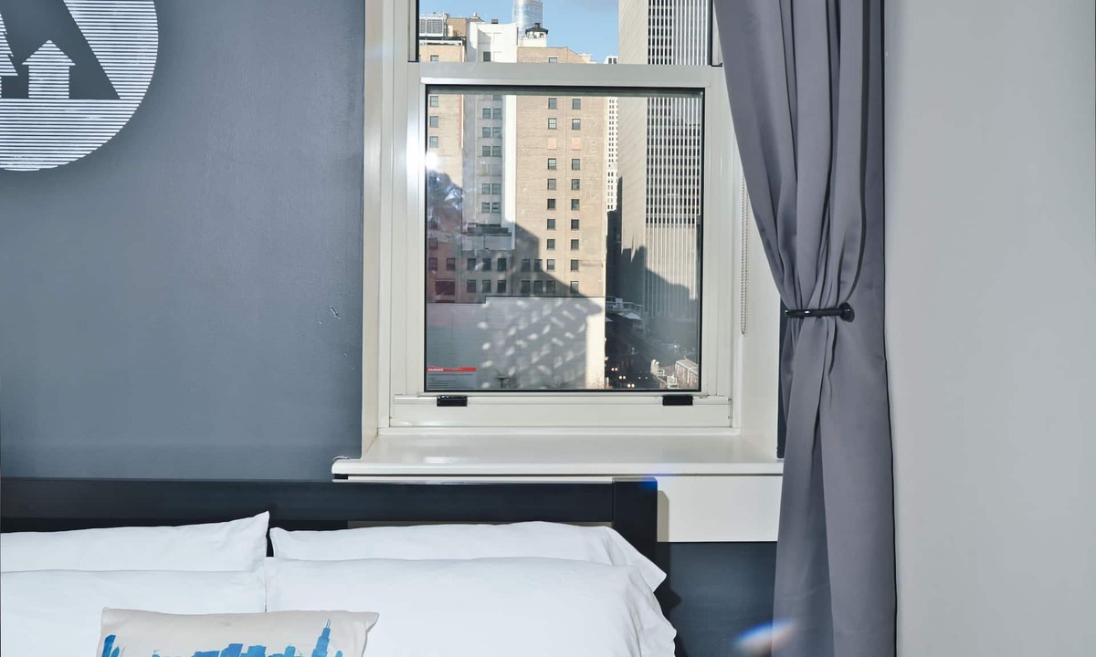 The Loop Hostel | HI Chicago Hostel