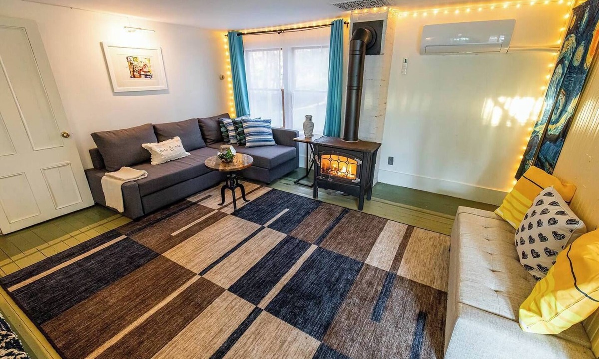 Town of Marbletown House | Historic Hudson Valley Farmhouse w/Sauna in Stone Ridge Hamlet