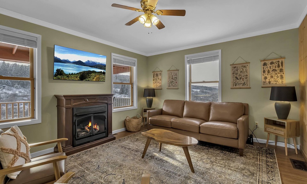 Great Valley Cabin | Immersive Mountain Views : Ellicottville, Holiday Valley. Fireplace, King Beds.