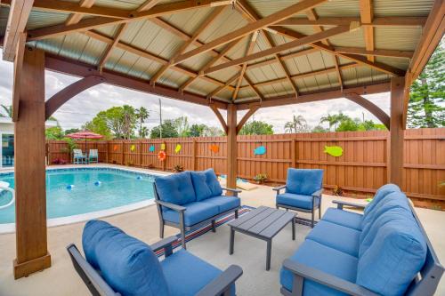 Bowe Gardens House | Lanai, Grill & Outdoor Pool: Melbourne Duplex!