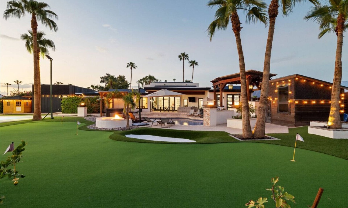 La Tierra Estates House | Lux Oasis + Heated Pool + Golf Sim + Pickleball court