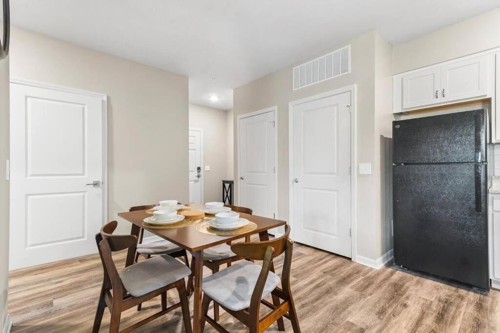Melbourne Apartment | Luxe 1BR/1BA: Dive, Rest, Explore. Book Now!