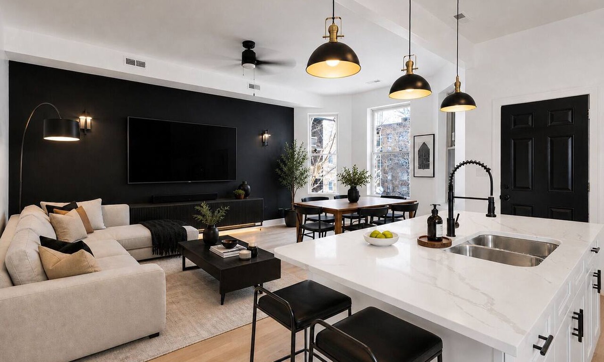 South Shore Apartment | Luxury 4br duplex Lakefront Living Without the Downtown Price
