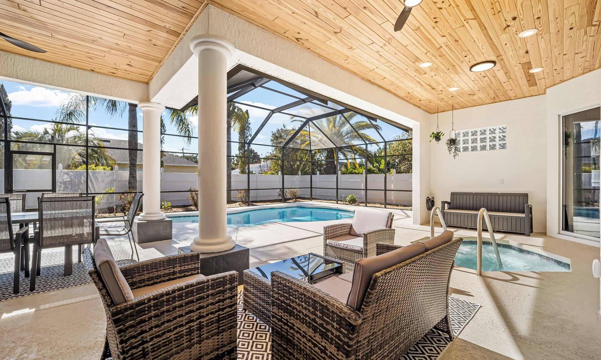 Palm Coast House | Luxury 5-Bedroom Retreat with Pool