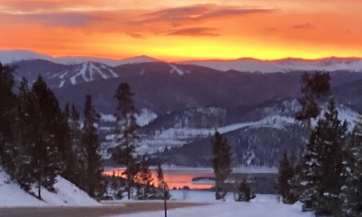 Wildernest Condo | Luxury Basecamp for your Adventures!