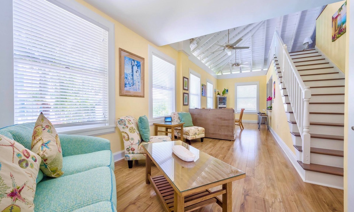 Truman Annex Condo | Luxury Truman Annex Condo I 3BDR I Pool & Parking I Walk to Duval & Beach