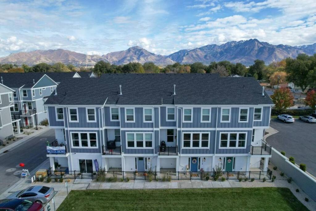 South Salt Lake House | Modern 3BR Retreat Mtn Views & Garage Parking