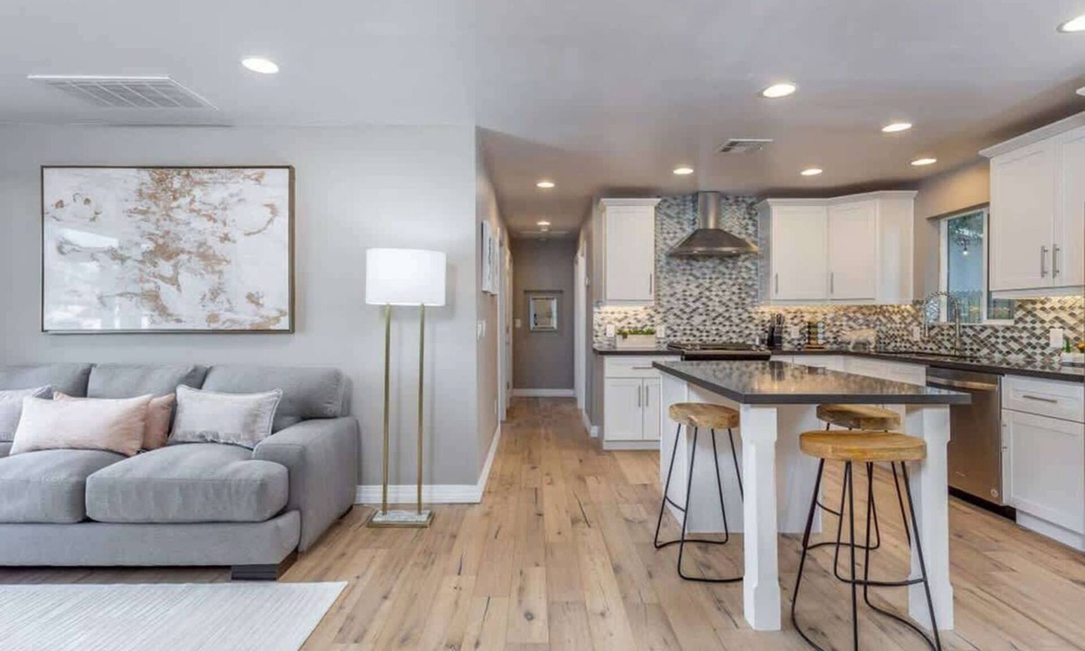 Camelback East House | Modern Living, A Fav! Firepit, BBQ, Min to Airport