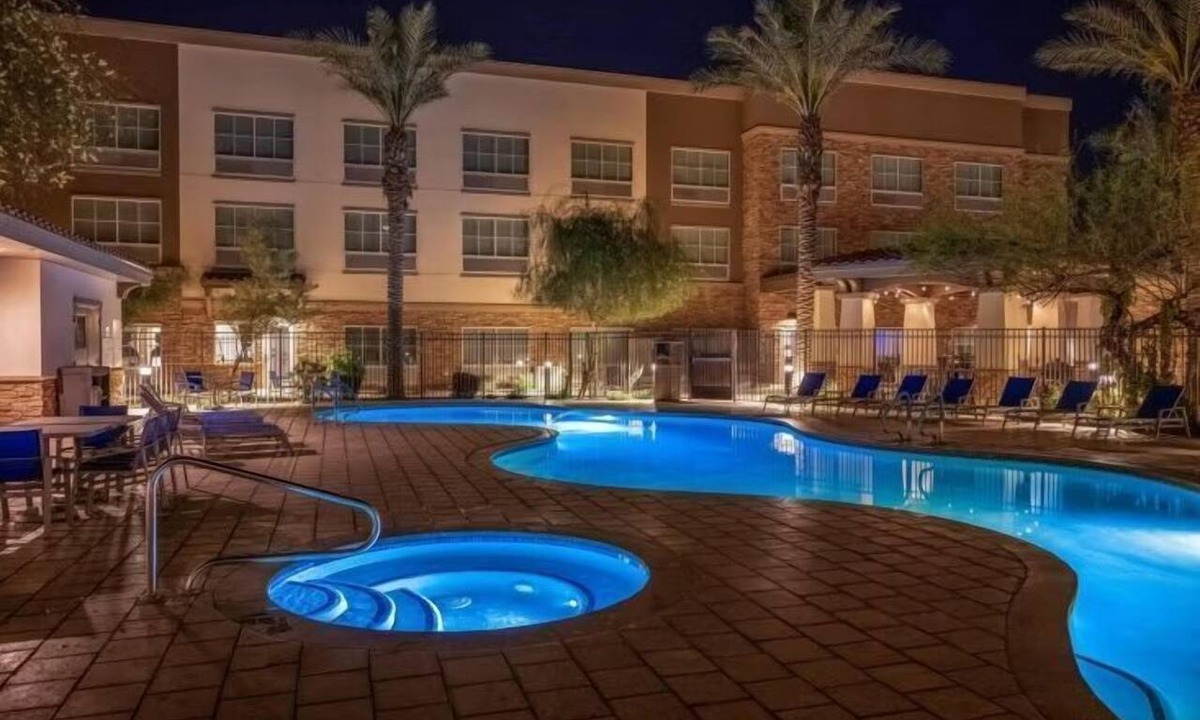 Gilbert Apartment | Modern Studio in Phoenix | Hot Tub + Outdoor Pool + 24 Hour Business Center