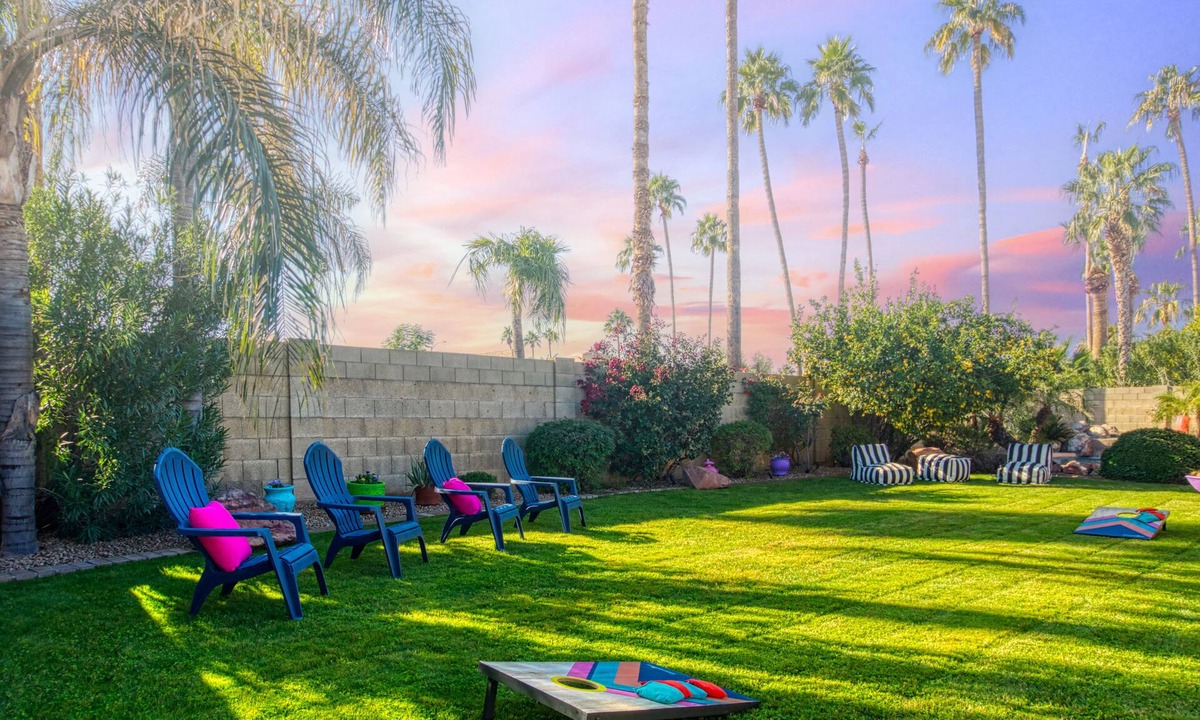Raskin Estates House | NEW! Modern Spacious lux home in Kierland w/pool & hot tub, billiards & arcade