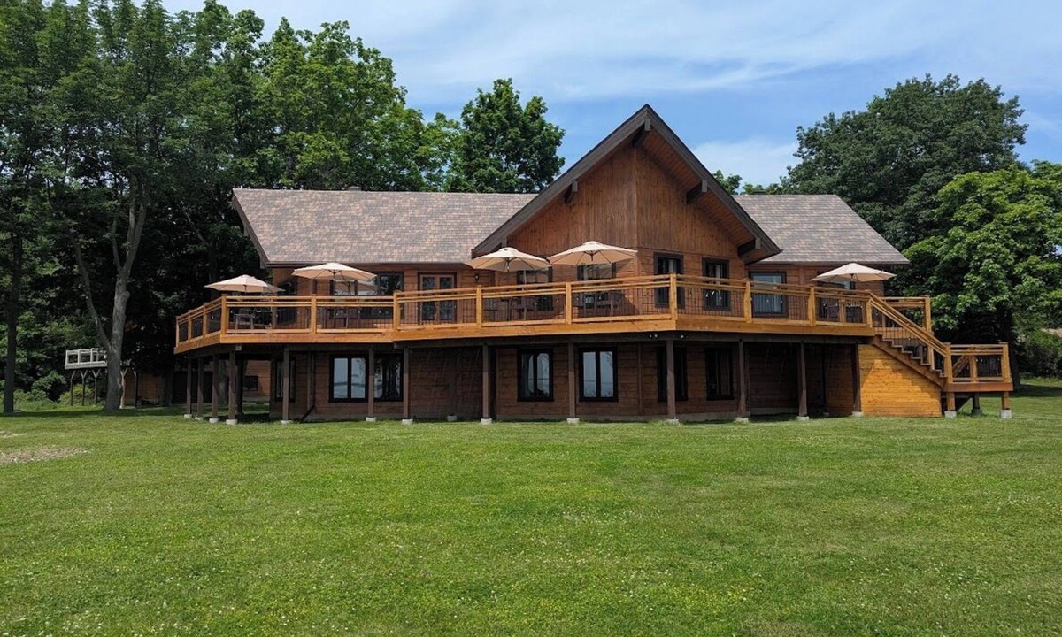 Wolfe Island House | Platoff Point Wolfe Island Paradise with gorgeous scenery of the 1000 Islands