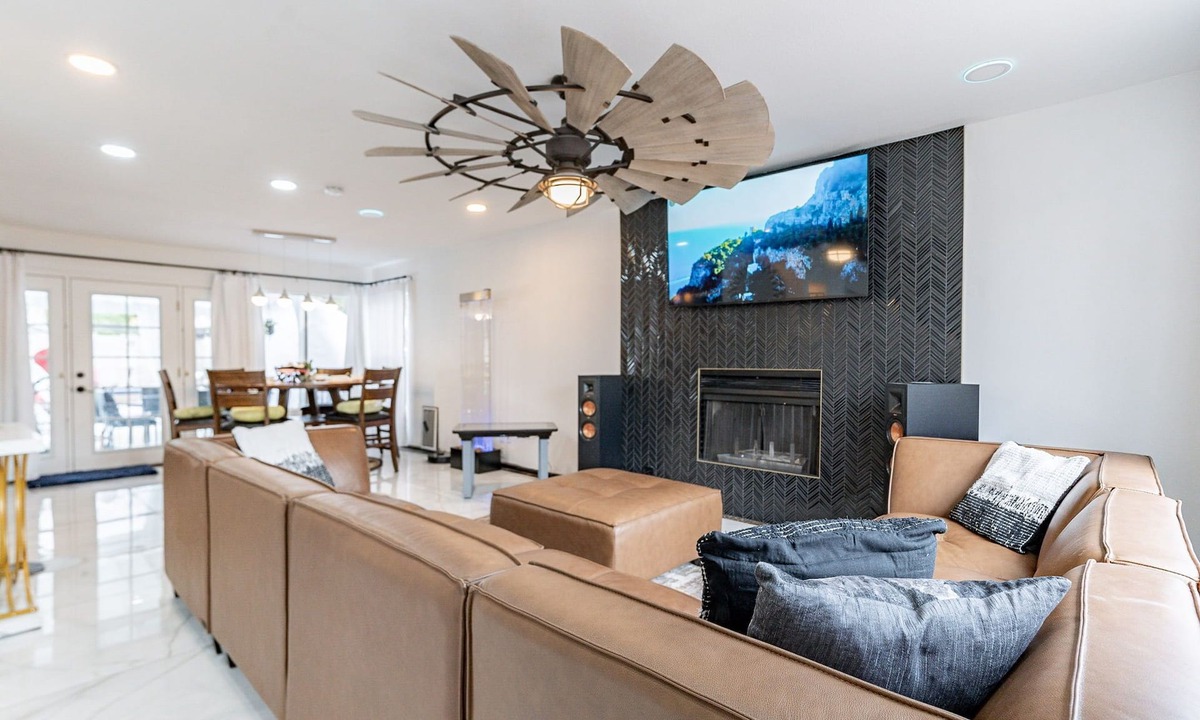 Provinces Master Community House | Resort setting in Chandler Home with Free Heated Pool/Spa/Game Room/Mini Golf