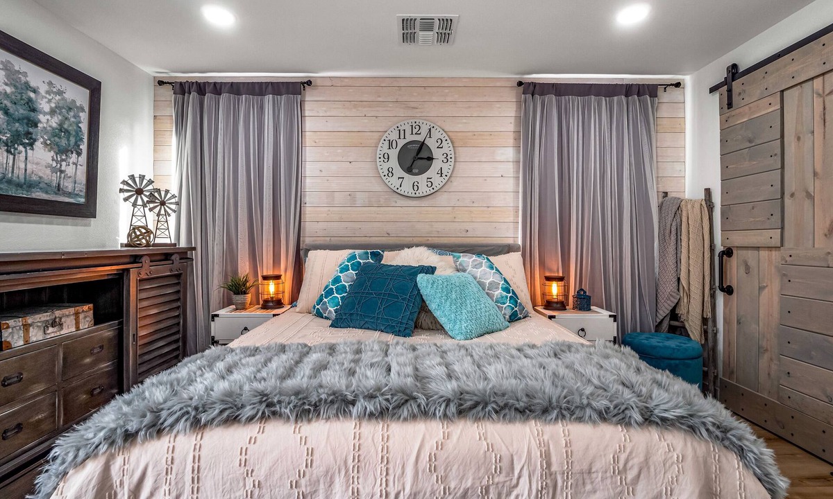 Maryvale House | So charming! Perf for Graduation, Fam vacation, golf, and visiting colleges!