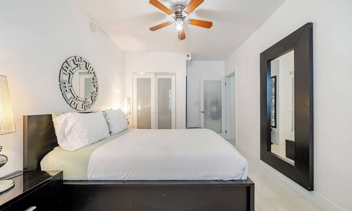 South of Fifth Condo | South of Fifth Beachside Condo 2Bed 1B, Pool, 2 Beach Chairs, 1 Umbrella