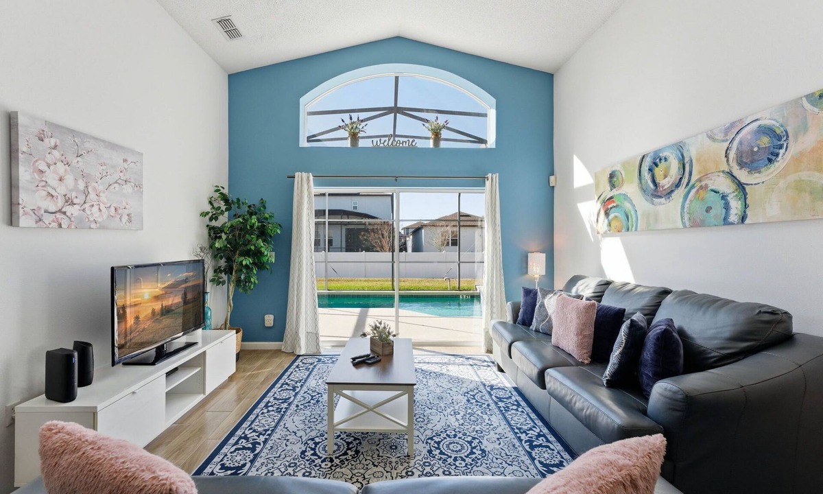 Seasons House | Spacious 4BR Home, Pool, Games, Pets Welcome