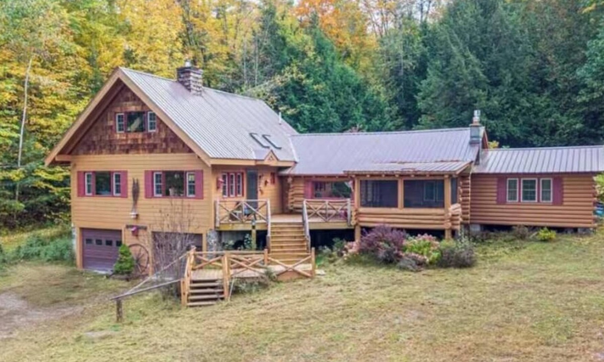 Olmstedville Cabin | Spacious and Charming 5 bedroom cabin, 2 miles to Minerva Lake