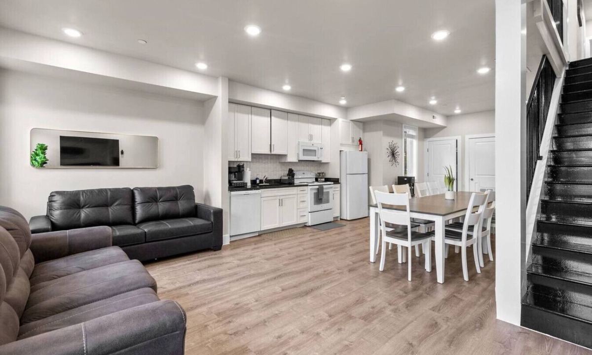 Kingman Park Apartment | Spacious District Dwelling+6Bed+4Bath+Well Located