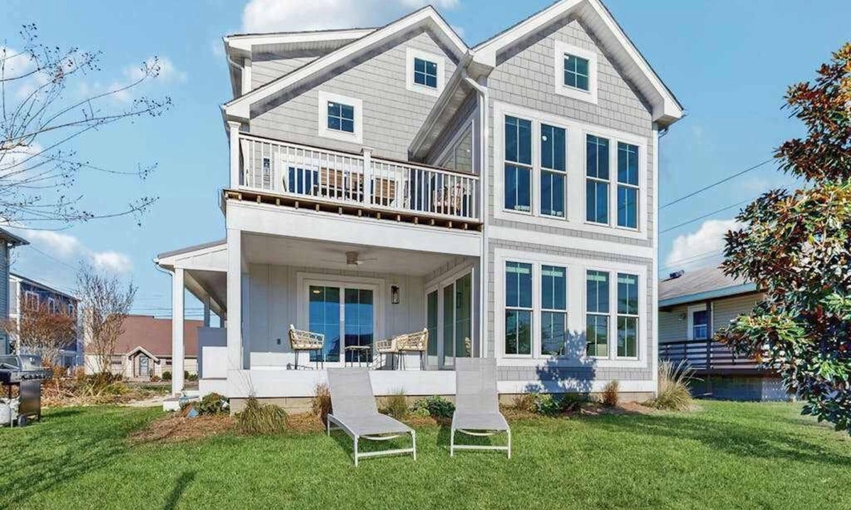 South Bethany Harbor House | Spacious pet friendly waterfront house w/deck, patio, balcony & gas grill