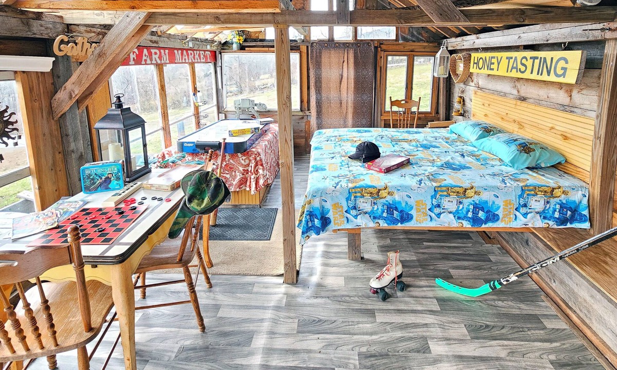 Town of Broome House | Strange Catskills Glamp Barn from 1986 w. Hot Tub + Real Shower & Kitchen