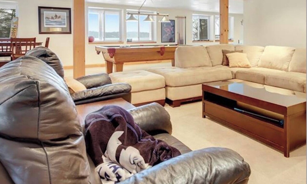Rideau Lakes House | Stunning waterfront home nestled in a private bay on Opinicon Lake, pet friendly