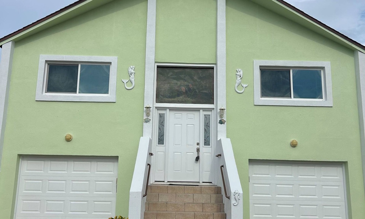 Vilano Beach House | Sundance LUXURY beach HOUSE, WHOLE HOUSE on OCEAN. 93 5 star reviews