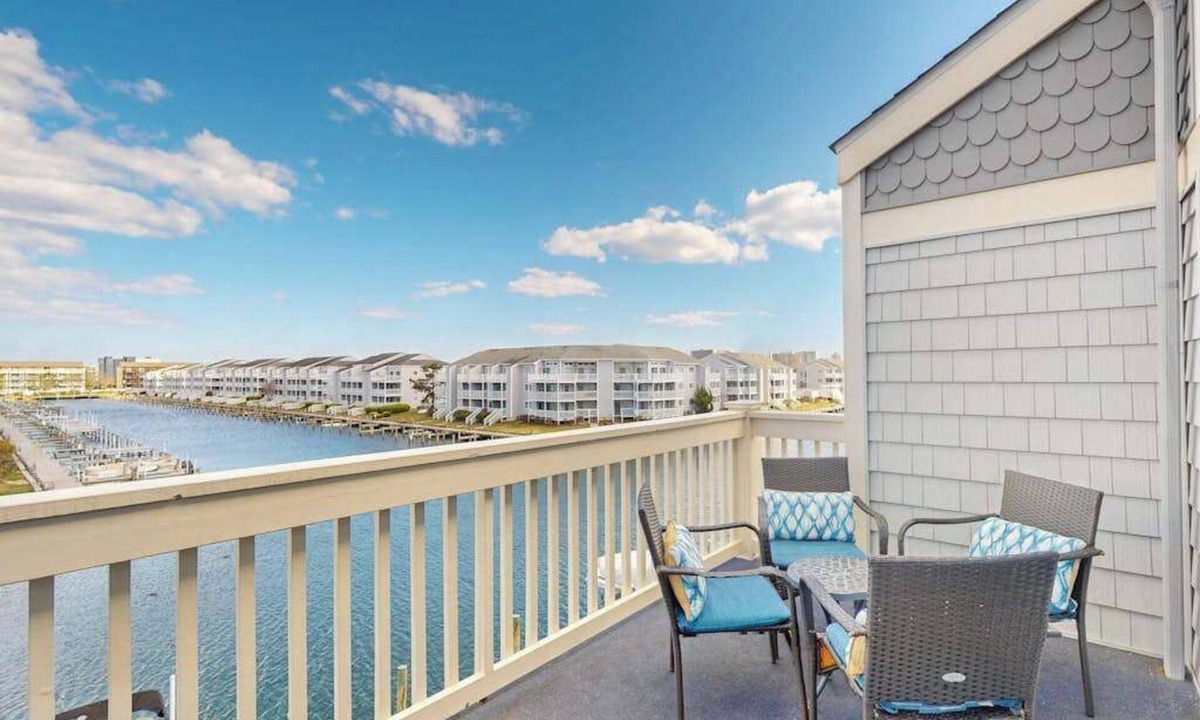 North Ocean City Condo | Sunny Waterfront Condo w/Canal Views, Balcony, Central AC, Shared Pool & Tennis