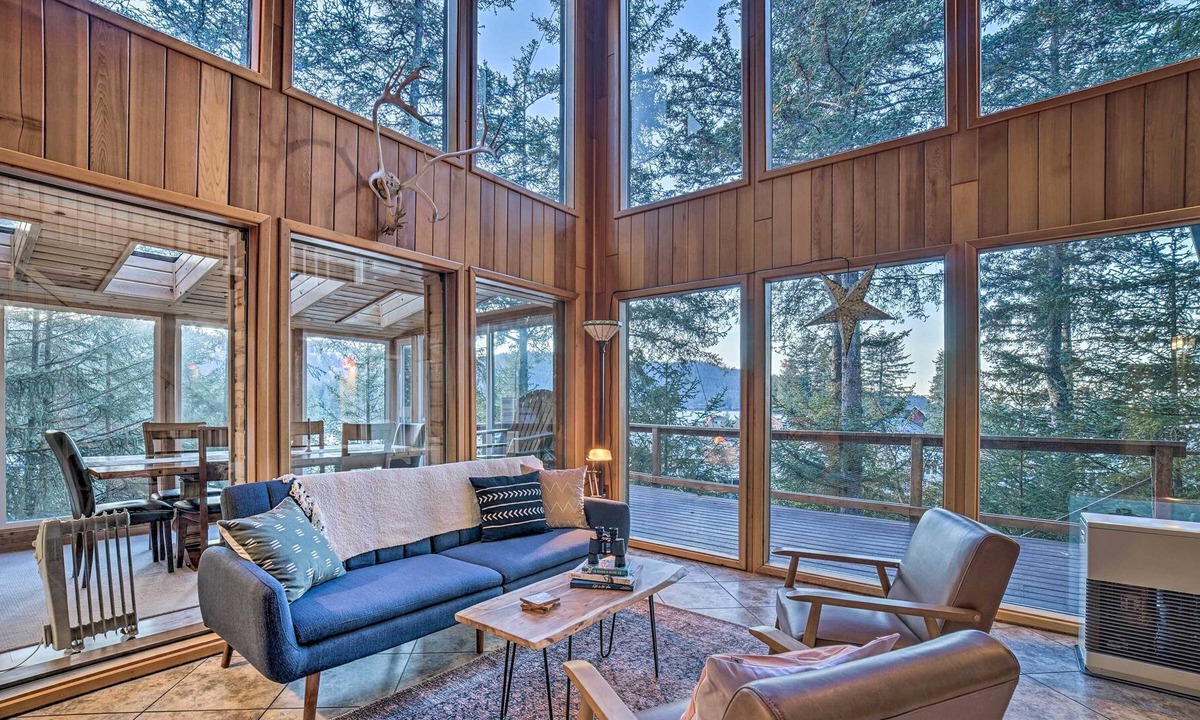 Seldovia House | Waterfront Seldovia Bay Home: Walk to Trails!