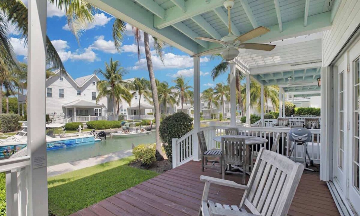 Coral Lagoon Condo | Waterfront Townhome with Boat Slip & Pool Access