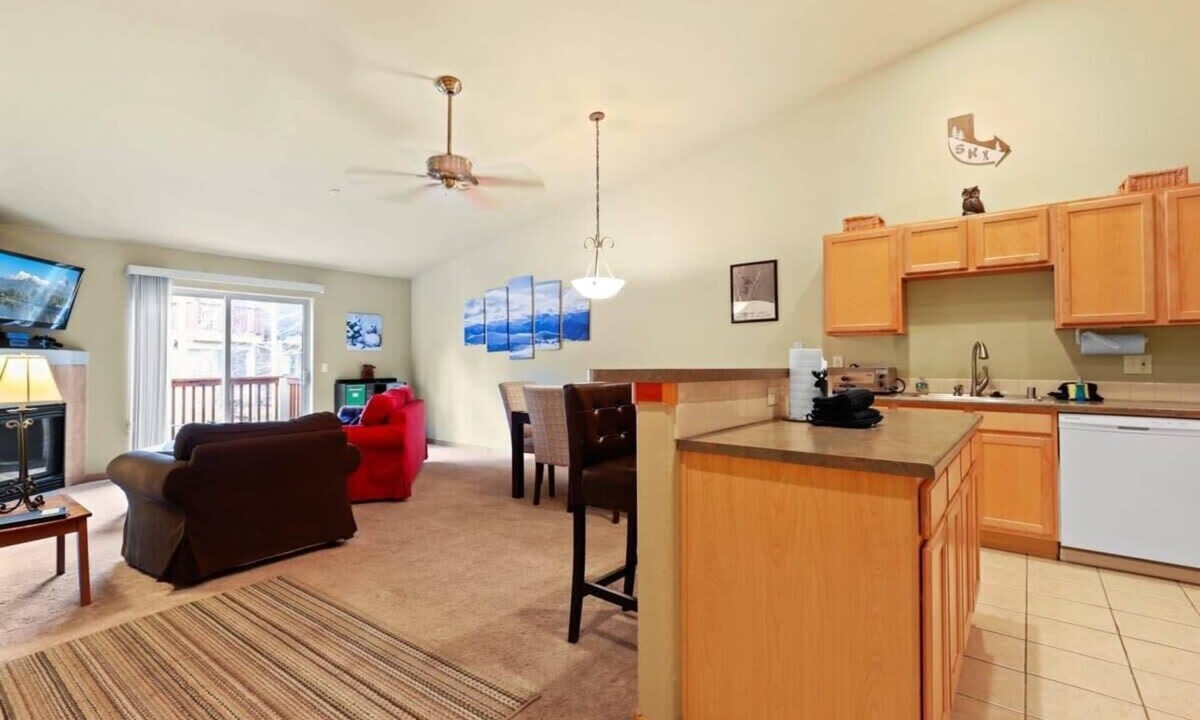 Wildernest Condo | Wildernest 2BR Condo: Trails 5 Ski Resorts Nearby