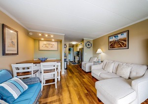 Amazing Suite in Oceanside Building w/Shared Pool, Private Washer/Dryer, WiFi