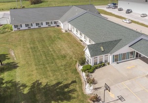 Cozy Double Full Basic Room with Free Parking! in Red Bud