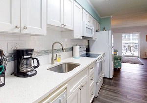 Oceanside Beach Condo w/Private Washer/Dryer, Shared Pool, Free WiFi, Balcony