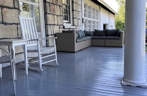 Felts Mills House | 1827 Waterfront Mansion, Hot Tub, Fireplace, Huge Deck-River Overlook, fast WiFi
